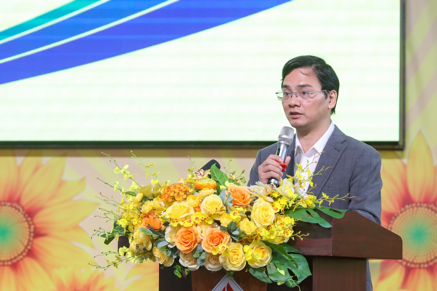 Đồng chí Vũ Đình Hưng - Giám đốc Sở GD&ĐT Tuyên Quang gửi lời cảm ơn sâu sắc đến sự đồng hành của Petrovietnam và PVEP đối với giáo dục địa phương.