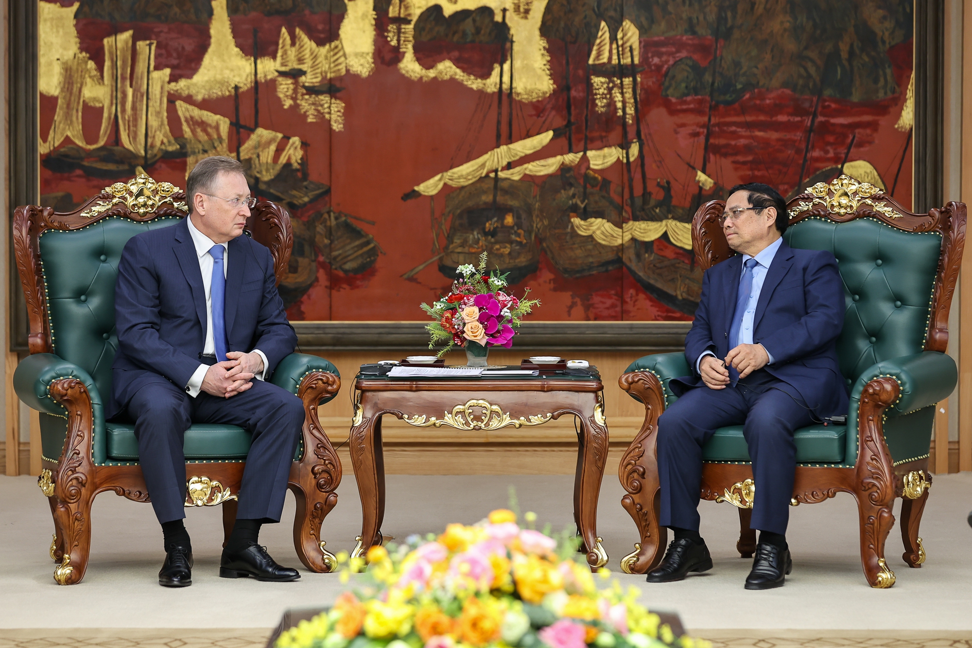 Thủ tướng cho biết, Chính phủ Việt Nam ủng hộ Petrovietnam và Zarubezhneft tiếp tục nghiên cứu, mở rộng hoạt động đầu tư; đề nghị hai bên tiếp tục trao đổi, tìm kiếm các biện pháp nâng cao hơn nữa hoạt động của các liên doanh - Ảnh: VGP/Nhật Bắc