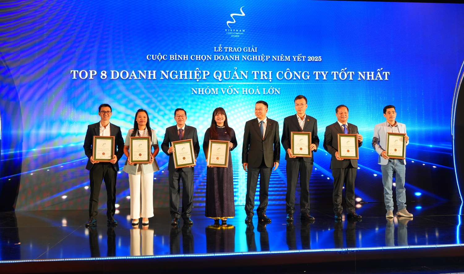 PVCFC thuộc Top 8 Doanh nghiệp Quản trị công ty tốt nhất năm 2025