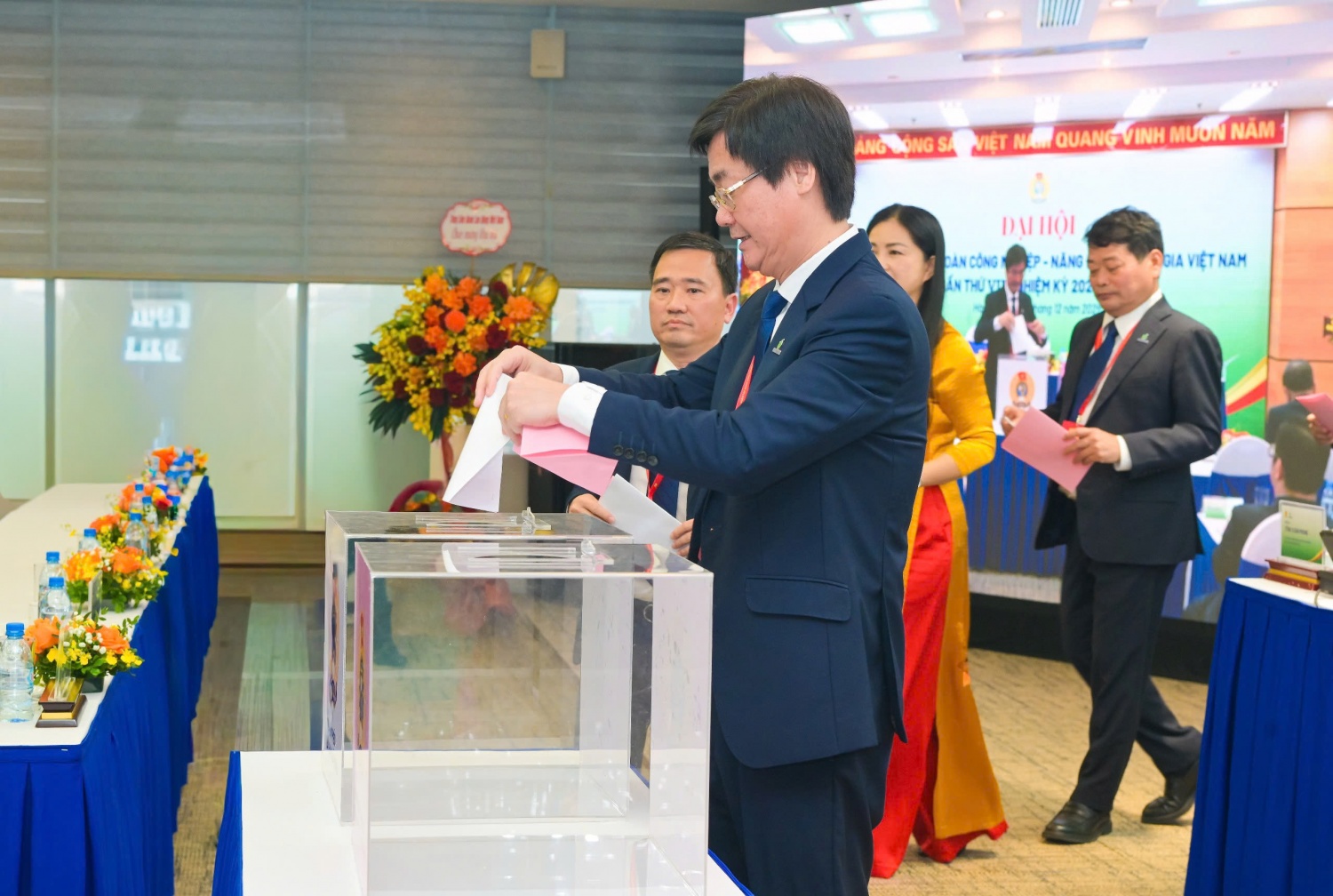 Giữ lửa truyền thống, xây dựng Công đoàn Petrovietnam vững mạnh đồng hành cùng NLĐ phát triển trong kỷ nguyên mới