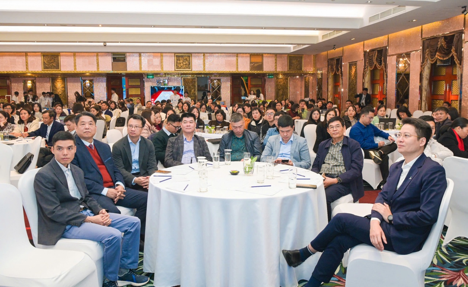 Giáo viên 27 trường phổ thông tham gia tập huấn giáo dục STEM tại Hà Nội