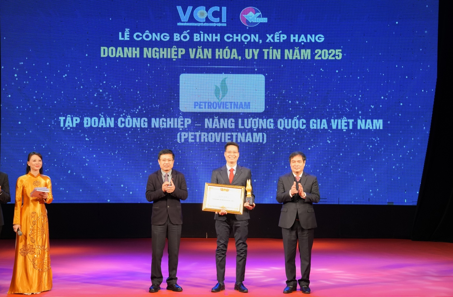 Petrovietnam được vinh danh “Top 20 Doanh nghiệp Văn hóa, Uy tín” năm 2025.