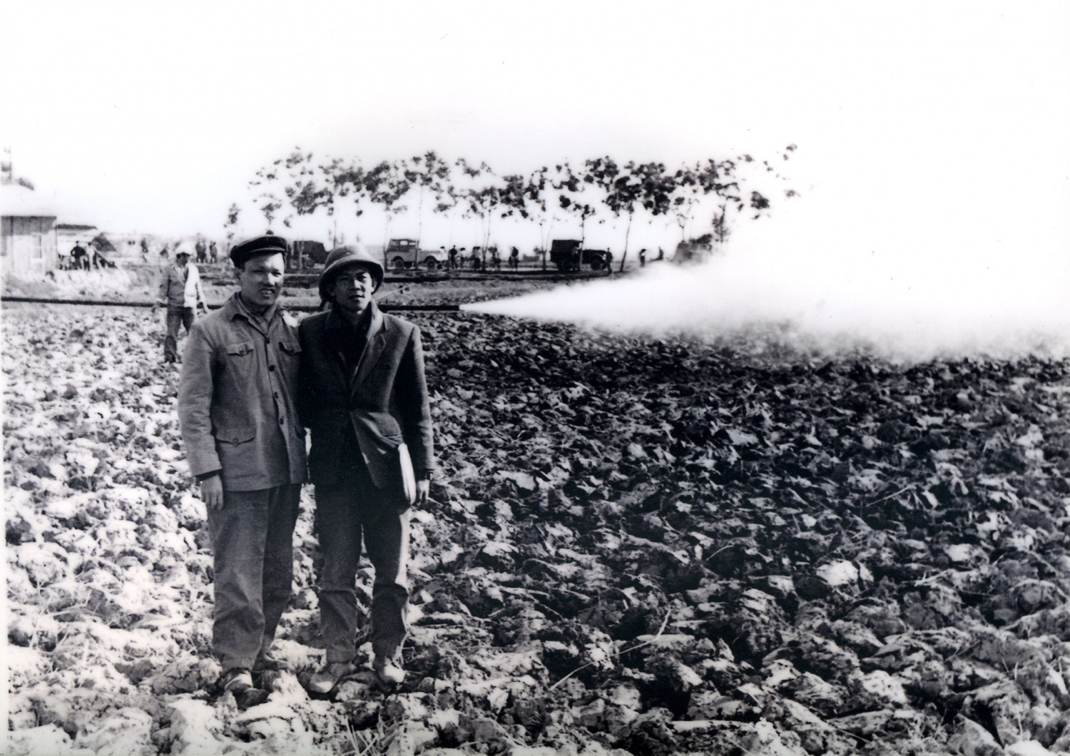 Ngày 18/3/1975, dòng khí đầu tiên được phát hiện tại giếng khoan 61.