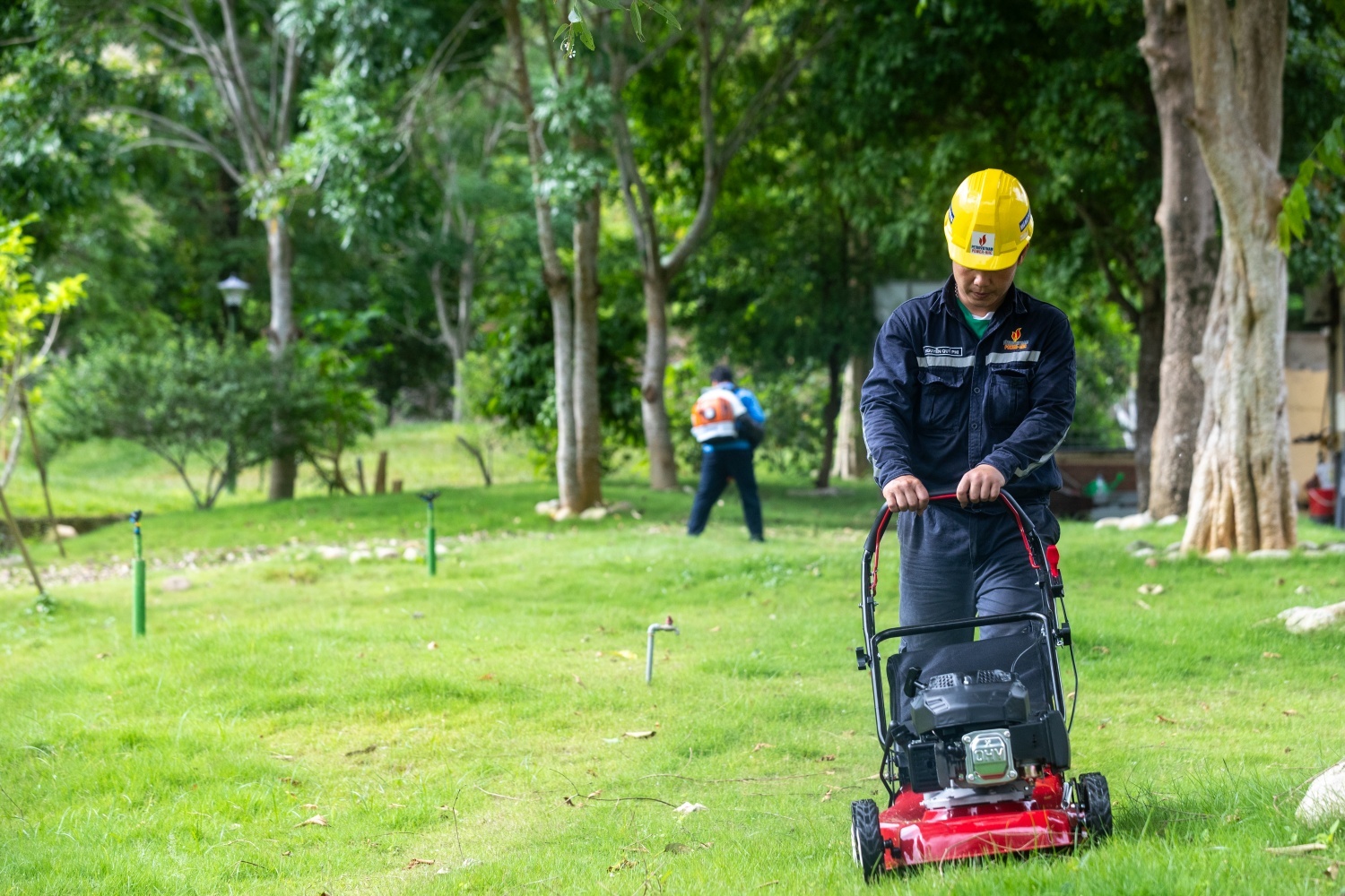 Sau giờ trực, người lao động Hủa Na có thêm không gian thư giãn lành mạnh, gần gũi với thiên nhiên, tránh tâm lý tiêu cực do tính chất đặc thù của vùng sâu, vùng xa.