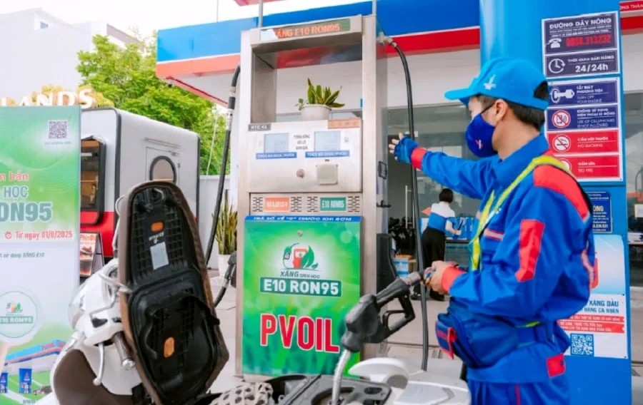 Petrovietnam affirms its pioneering role in implementing the E10 biofuel roadmap. Photo: Petrotimes.
