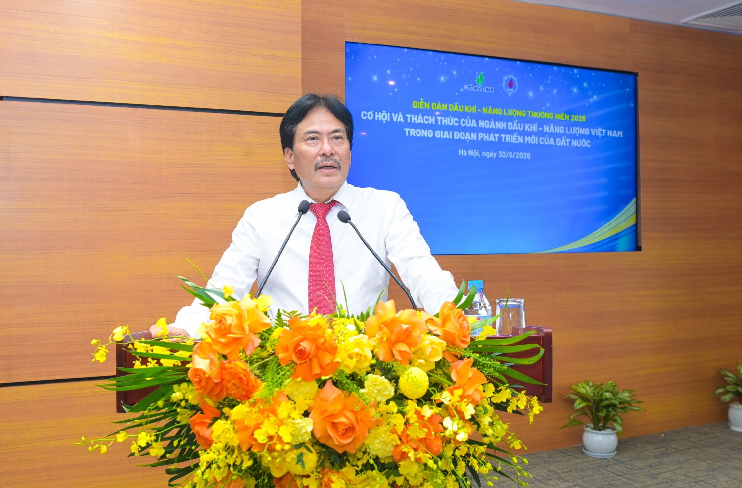 Anh hùng Lao động, TS Nguyễn Hùng Dũng - Phó Chủ tịch kiêm Tổng thư ký Hội Dầu khí Việt Nam: Diễn đàn Dầu khí - Năng lượng là không gian đối thoại thường niên của ngành.