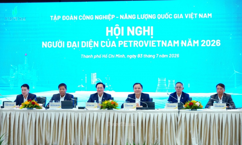Chủ tịch HĐTV Petrovietnam Lê Ngọc Sơn, cùng các Thành viên HĐTV: Bùi Minh Tiến, Nguyễn Văn Mậu, Phạm Tuấn Anh, Trần Bình Minh, Trần Hồng Nam điều hành Hội nghị Người đại diện của Petrovietnam năm 2026.