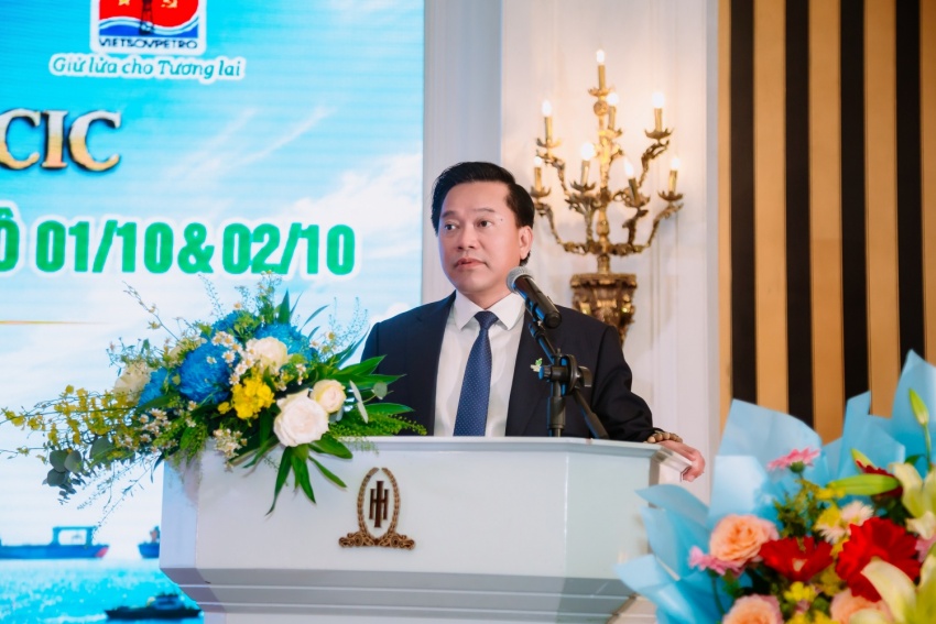 Ông Vũ Việt Hưng – Giám đốc PVEP-HCM phát biểu tại buổi lễ
