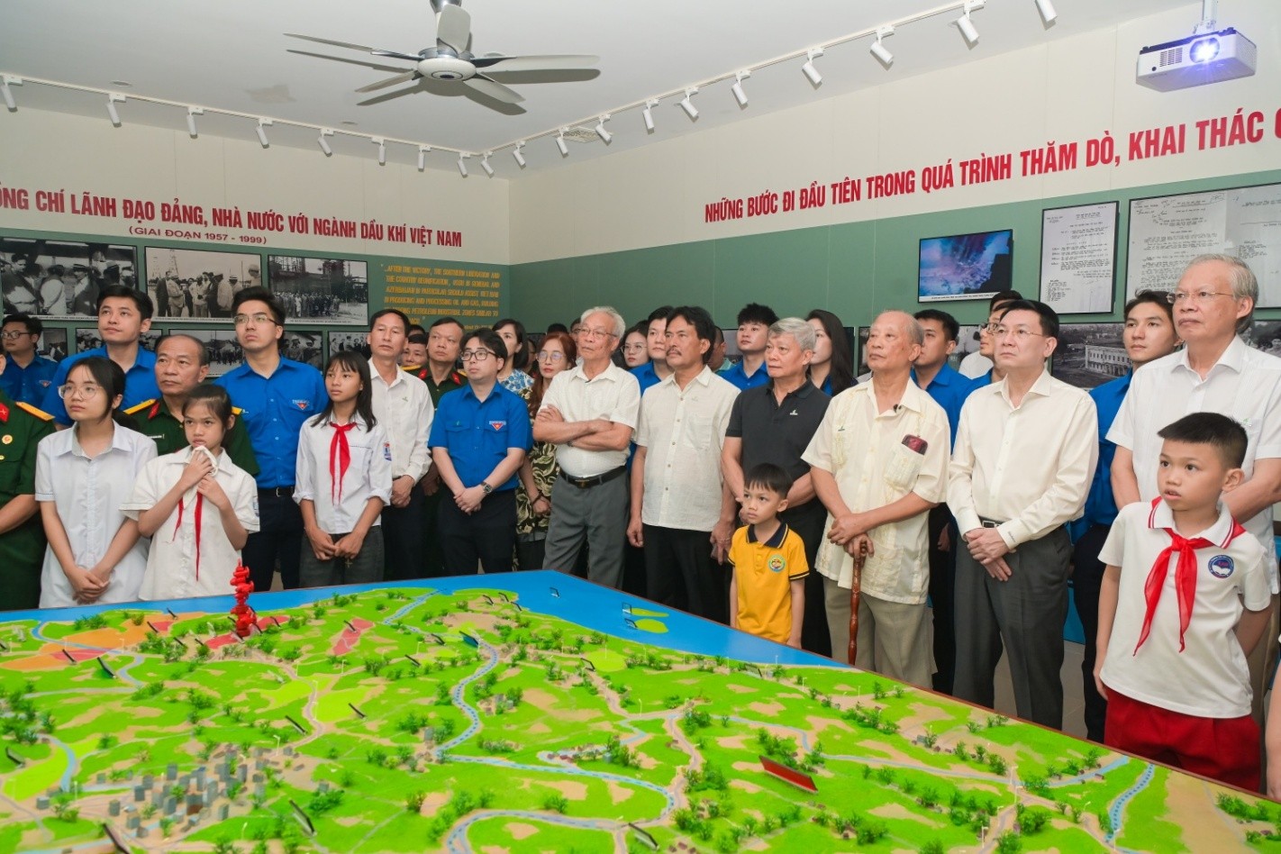 “Ngọn lửa” được các thế hệ đi trước trao truyền đang tiếp tục được gìn giữ và thắp sáng bởi những người Petrovietnam hôm nay.