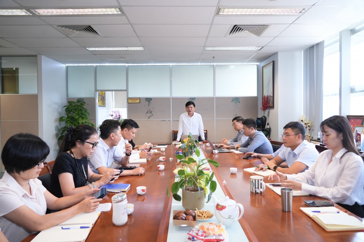 Đồng chí Trần Quang Dũng - Phó Bí thư Thường trực Đảng ủy Tập đoàn sinh hoạt tại Chi bộ Tuyên giáo - Truyền thông, kỳ sinh hoạt tháng 9/2026.