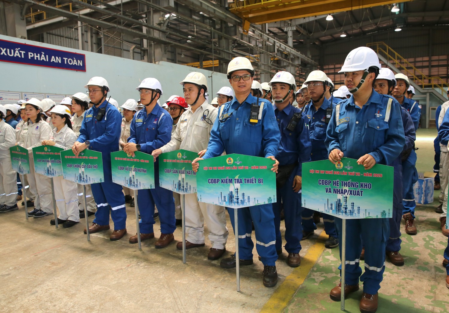Đại diện các CBCNV tham gia tranh tài tại Hội thi Tay nghề do Công đoàn BSR tổ chức.