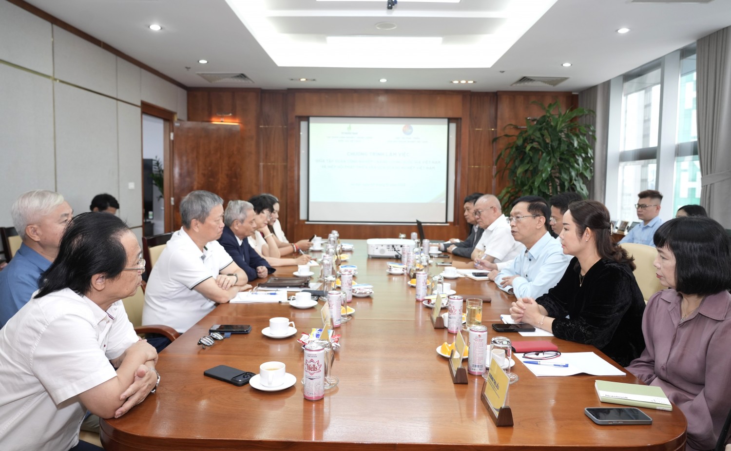 Toàn cảnh buổi làm việc