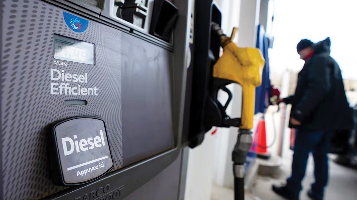 Giá diesel tăng cao do gián đoạn nguồn cung từ Trung Đông và Nga đang gây sức ép lên thị trường nhiên liệu toàn cầu