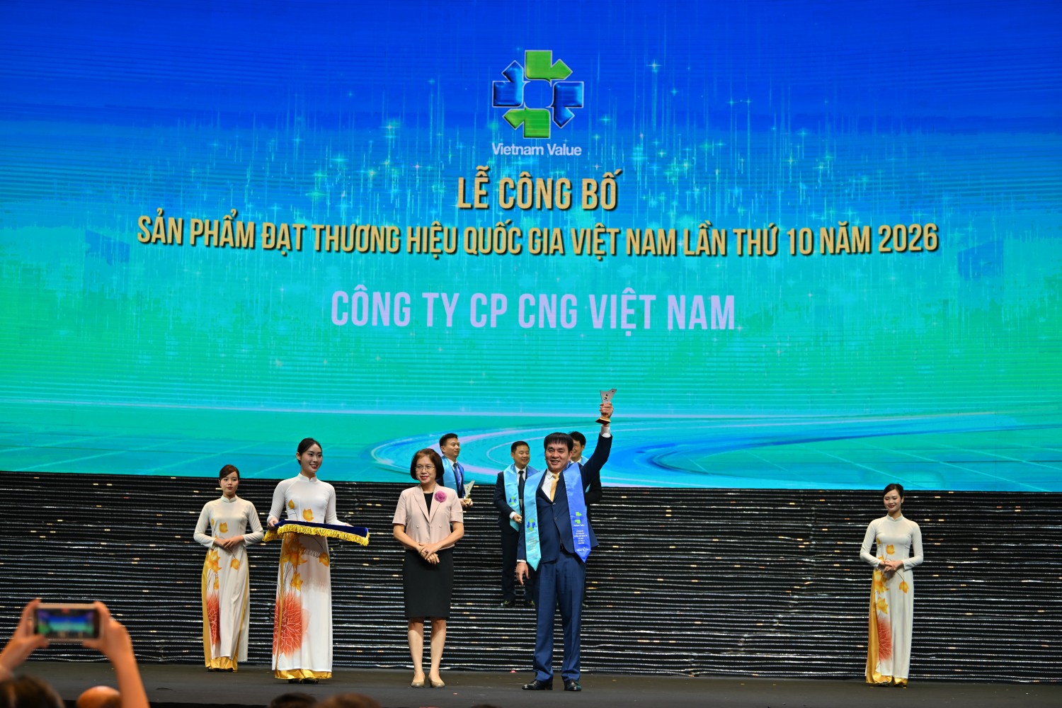 Công ty Cổ phần CNG Việt Nam (PV GAS CNG) nhận vinh danh tại sự kiện