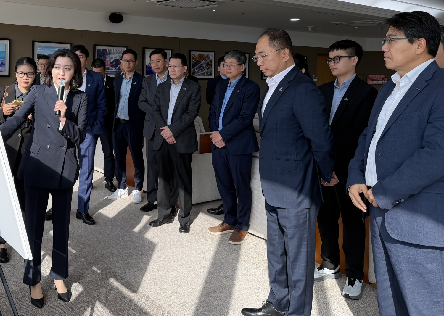 Đoàn công tác tham quan Nhà máy Doosan Enerbility và Nhà máy Điện hạt nhân Saeul.