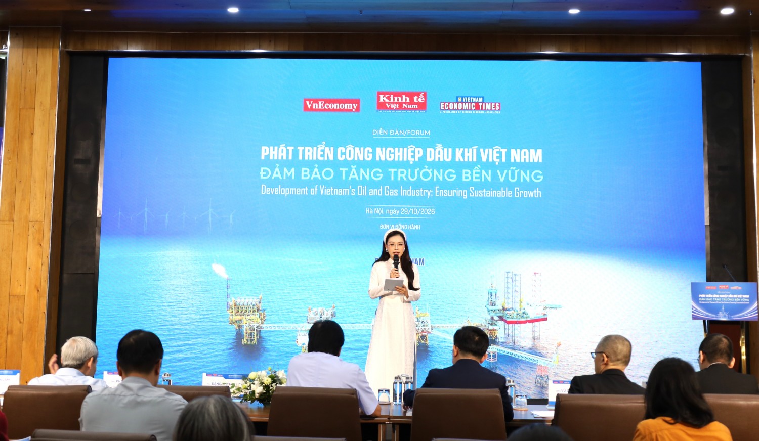 Diễn đàn “Phát triển công nghiệp dầu khí Việt Nam: Đảm bảo tăng trưởng bền vững” do VnEconomy tổ chức.