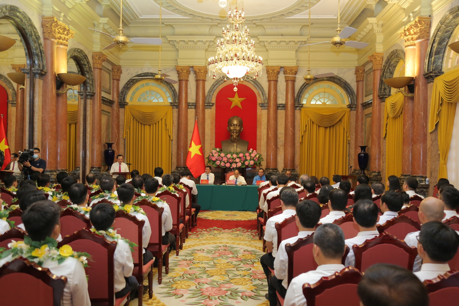 Chủ tịch nước Nguyễn Xuân Phúc: Ngành Dầu khí phải giữ vững bản lĩnh, tinh thần Chủ tịch nước Nguyễn Xuân Phúc: Ngành Dầu khí phải giữ vững bản lĩnh, tinh thần