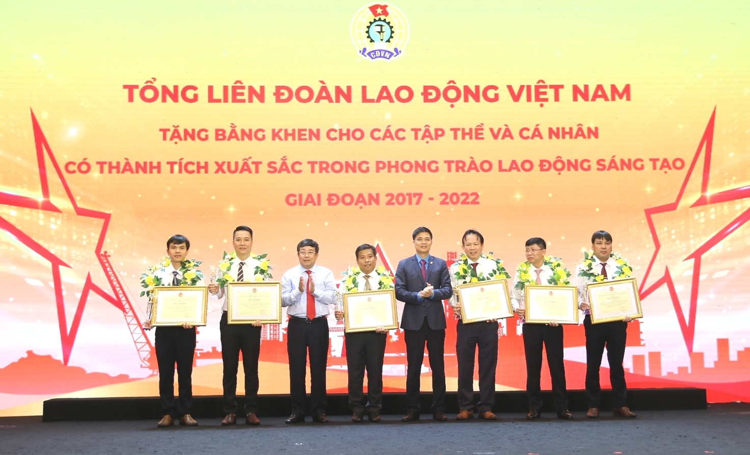 Thi đua Lao động sáng tạo, đổi mới là chìa khóa cho sự phát triển của Petrovietnam Thi đua Lao động sáng tạo, đổi mới là chìa khóa cho sự phát triển của Petrovietnam