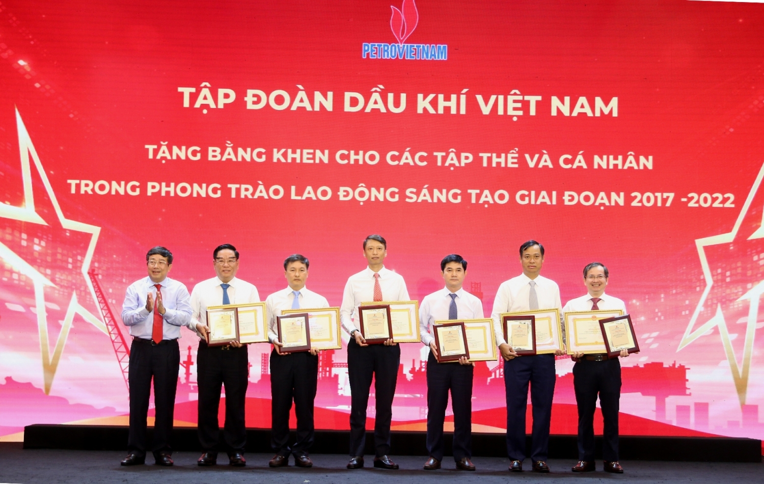 BIENDONG POC với phong trào BIENDONG POC với phong trào
