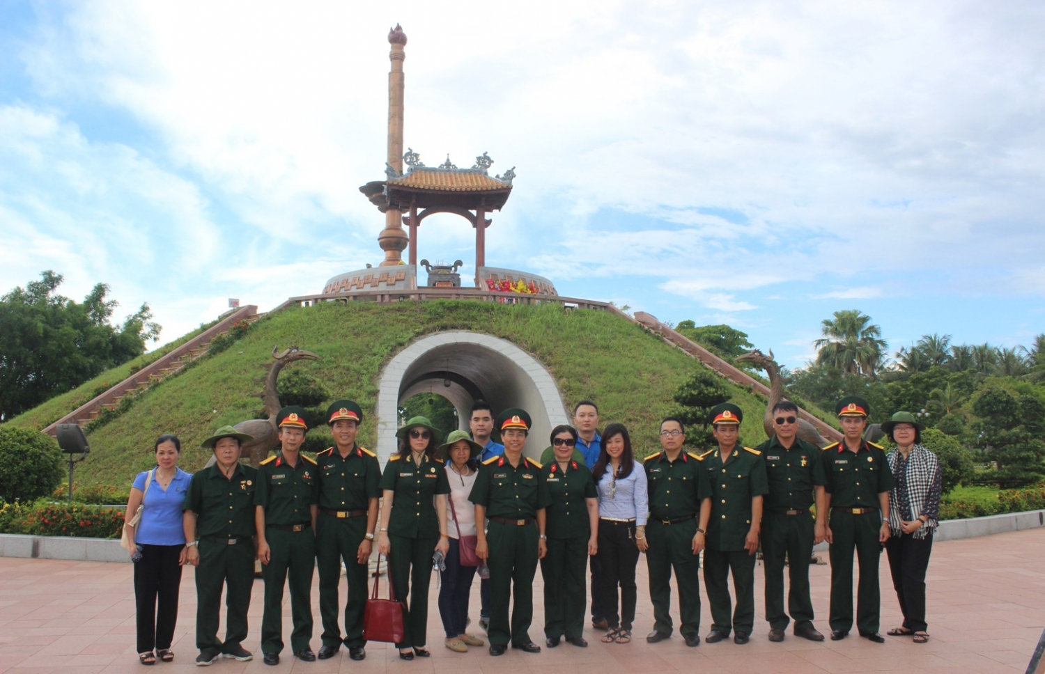 Phát huy bản chất, truyền thống “Bộ đội Cụ Hồ” xây dựng Hội trong sạch vững mạnh, hoàn thành xuất sắc nhiệm vụ trong giai đoạn mới Phát huy bản chất, truyền thống “Bộ đội Cụ Hồ” xây dựng Hội trong sạch vững mạnh, hoàn thành xuất sắc nhiệm vụ trong giai đoạn mới