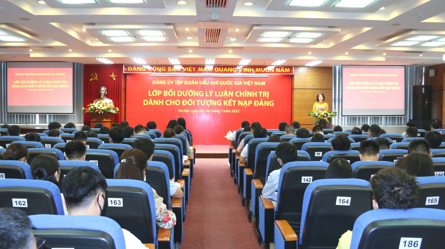 Bồi dưỡng lý luận chính trị cho đối tượng kết nạp Đảng năm 2022 tại khu vực Hà Nội Bồi dưỡng lý luận chính trị cho đối tượng kết nạp Đảng năm 2022 tại khu vực Hà Nội