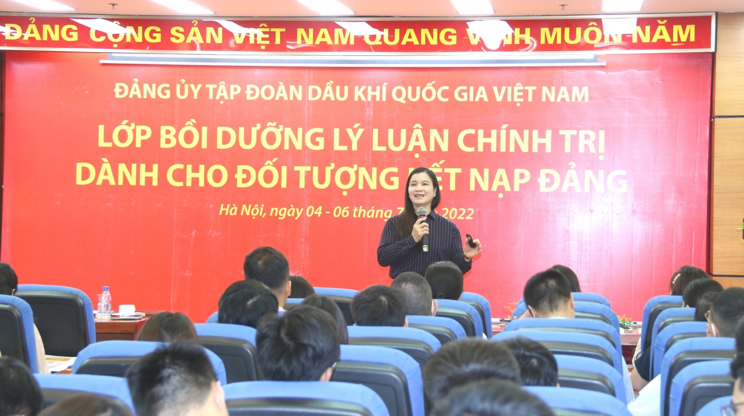 Bồi dưỡng lý luận chính trị cho đối tượng kết nạp Đảng năm 2022 tại khu vực Hà Nội Bồi dưỡng lý luận chính trị cho đối tượng kết nạp Đảng năm 2022 tại khu vực Hà Nội