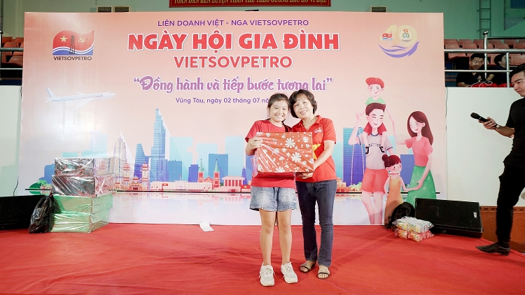 Ngày hội Gia đình Vietsovpetro 2022 với chủ đề “ Đồng hành và Tiếp bước tương lai” Ngày hội Gia đình Vietsovpetro 2022: “Đồng hành và tiếp bước tương lai”