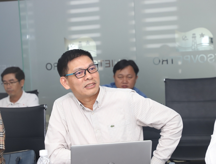 Tổng Giám đốc Petrovietnam Lê Mạnh Hùng làm việc với Vietsovpetro về tình hình SXKD 6 tháng đầu năm 2022 Tổng Giám đốc Petrovietnam Lê Mạnh Hùng: Vietsovpetro cần tiếp tục giữ vững mục tiêu về gia tăng trữ lượng và sản lượng