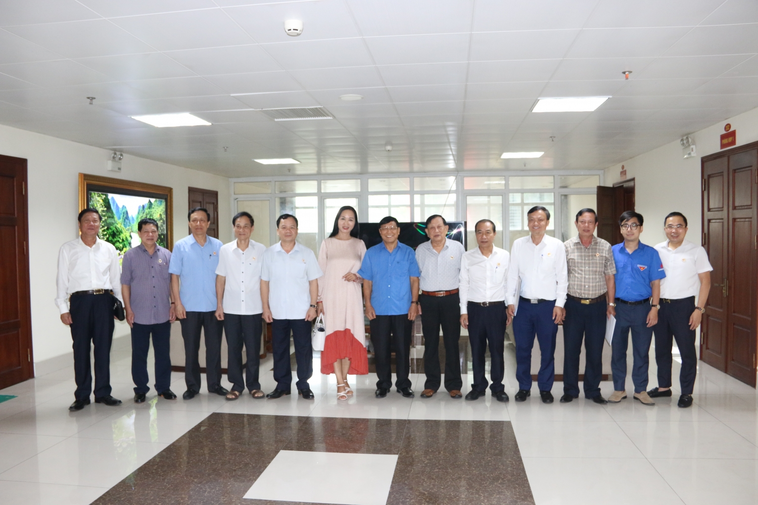 Hội CCB Tập đoàn tặng quà tri ân các thương binh đang công tác tại Trung ương Hội CCB Việt Nam Hội CCB Tập đoàn tặng quà tri ân các thương binh đang công tác tại Trung ương Hội CCB Việt Nam