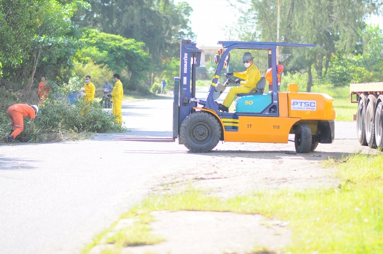 Tuổi trẻ Dầu khí với “Tuyến đường Thanh niên – Ngày Thứ bảy xanh” Tuổi trẻ Dầu khí với “Tuyến đường Thanh niên – Ngày Thứ bảy xanh”