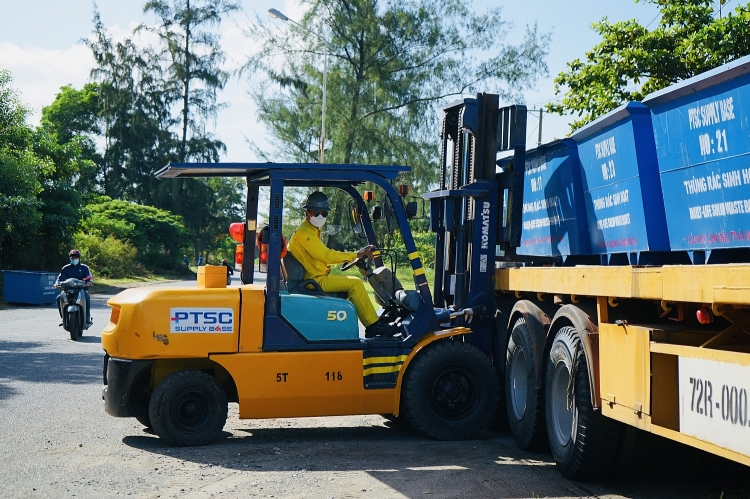 Tuổi trẻ Dầu khí với “Tuyến đường Thanh niên – Ngày Thứ bảy xanh” Tuổi trẻ Dầu khí với “Tuyến đường Thanh niên – Ngày Thứ bảy xanh”