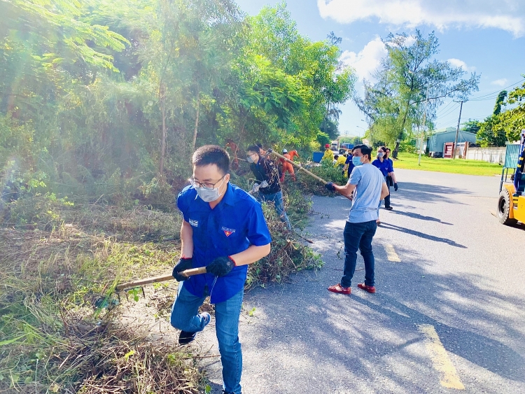 Tuổi trẻ Dầu khí với “Tuyến đường Thanh niên – Ngày Thứ bảy xanh” Tuổi trẻ Dầu khí với “Tuyến đường Thanh niên – Ngày Thứ bảy xanh”