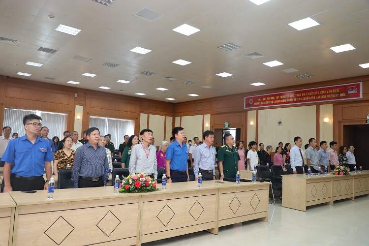 Vietsovpetro tổ chức Lễ kỷ niệm 75 năm ngày Thương binh – Liệt sĩ Vietsovpetro tổ chức Lễ kỷ niệm 75 năm ngày Thương binh – Liệt sĩ