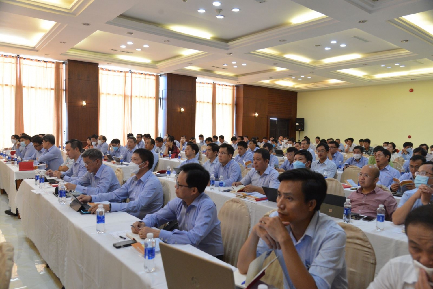 Đảng ủy Petrovietnam tổ chức lớp bồi dưỡng nghiệp vụ công tác Đảng dành cho Bí thư Chi bộ và cấp ủy viên cơ sở năm 2022 tại khu vực miền Trung Đảng ủy Petrovietnam tổ chức lớp bồi dưỡng nghiệp vụ công tác Đảng dành cho Bí thư Chi bộ và cấp ủy viên cơ sở năm 2022 tại khu vực miền Trung