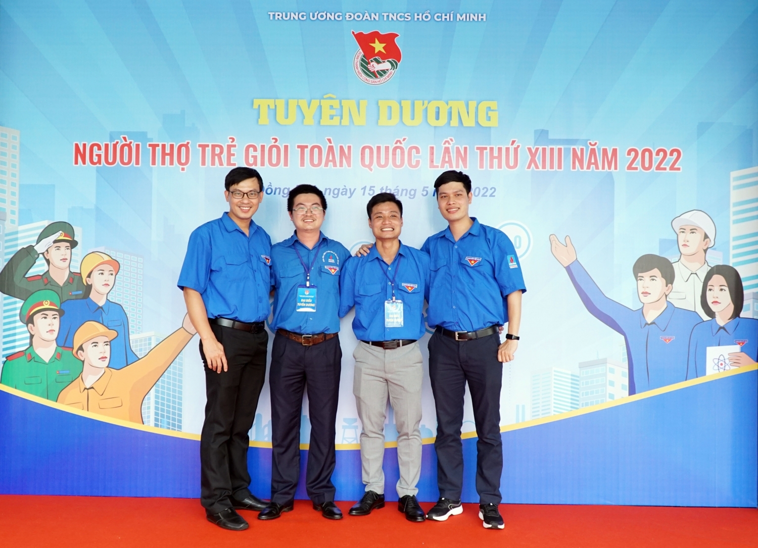 Nam và các bạn trẻ đến từ PVFCCo tại chương trình Tuyên dương Người thợ trẻ giỏi toàn quốc năm 2022 Nam và các bạn trẻ đến từ PVFCCo tại chương trình Tuyên dương Người thợ trẻ giỏi toàn quốc năm 2022