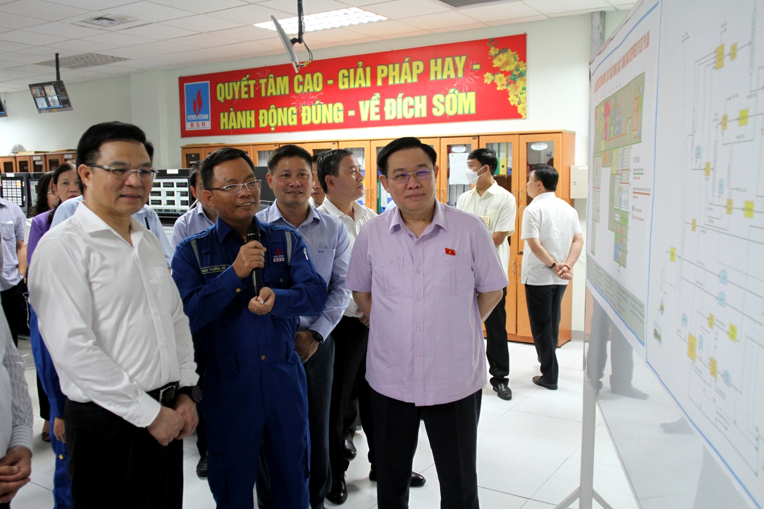 Chủ tịch Quốc hội Vương Đình Huệ thăm và làm việc tại BSR Đồng chí Vương Đình Huệ thăm và làm việc tại BSR