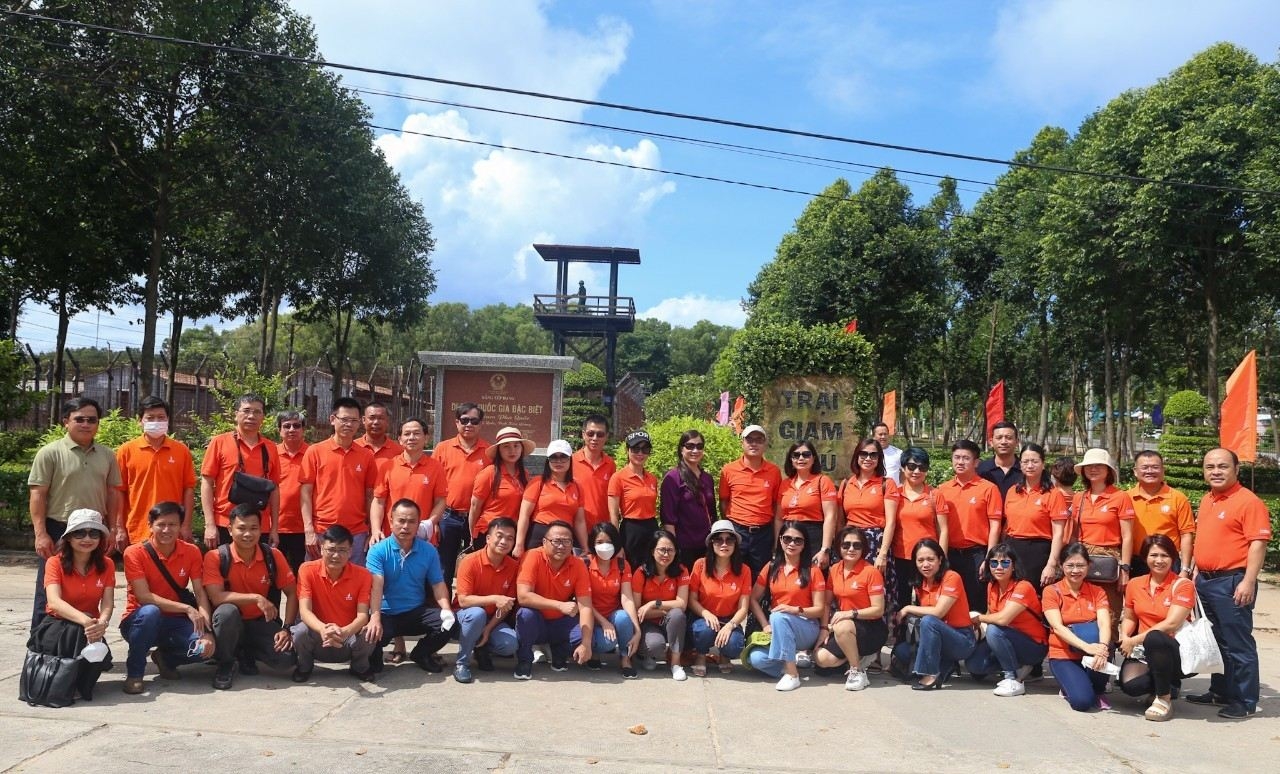 Đảng ủy PVEP nâng cao chất lượng đội ngũ chi ủy viên và cán bộ làm công tác đảng vụ Đảng ủy PVEP nâng cao chất lượng đội ngũ chi ủy viên và cán bộ làm công tác đảng vụ