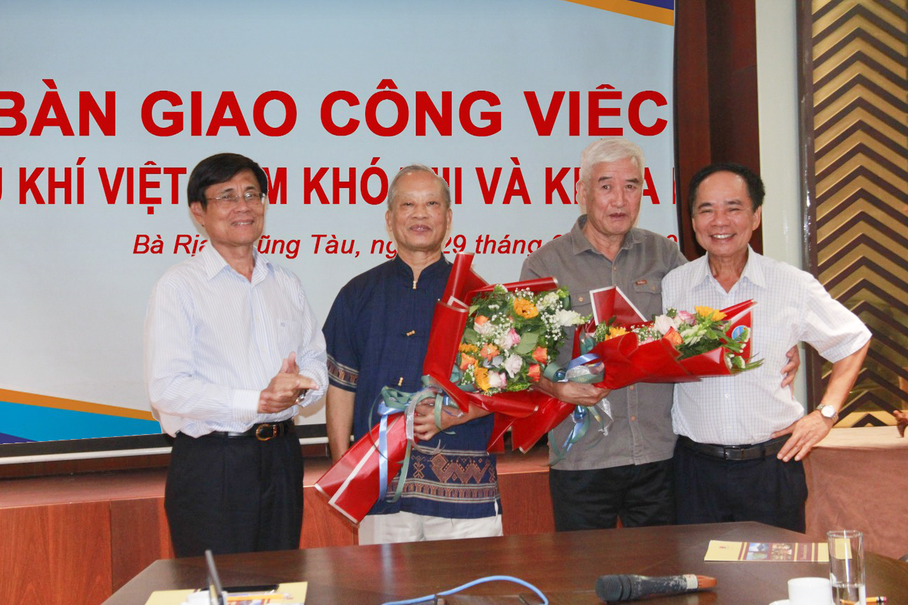 Thường trực Hội DKVN khoá IV: Cam kết đóng góp tích cực hơn vào hoạt động của Tập đoàn Thường trực Hội DKVN khoá IV: Cam kết đóng góp tích cực hơn vào hoạt động của Tập đoàn