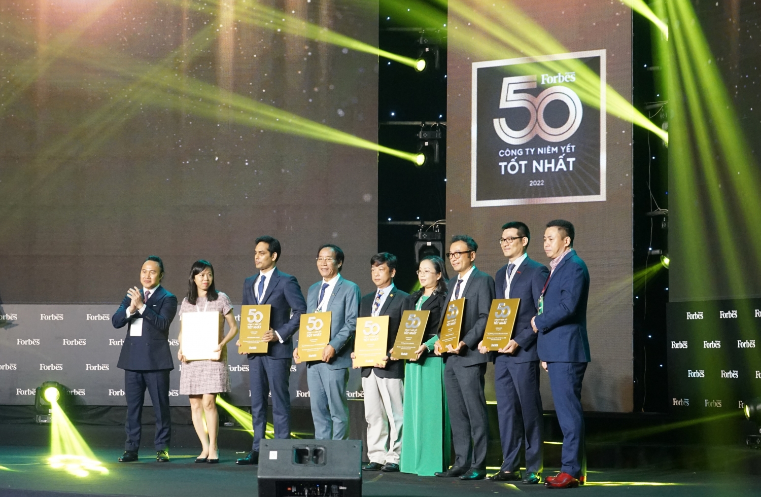 PETROSETCO lọt Top 20 công ty có doanh thu và lợi nhuận ấn tượng nhất PETROSETCO lọt Top 20 công ty có doanh thu và lợi nhuận ấn tượng nhất