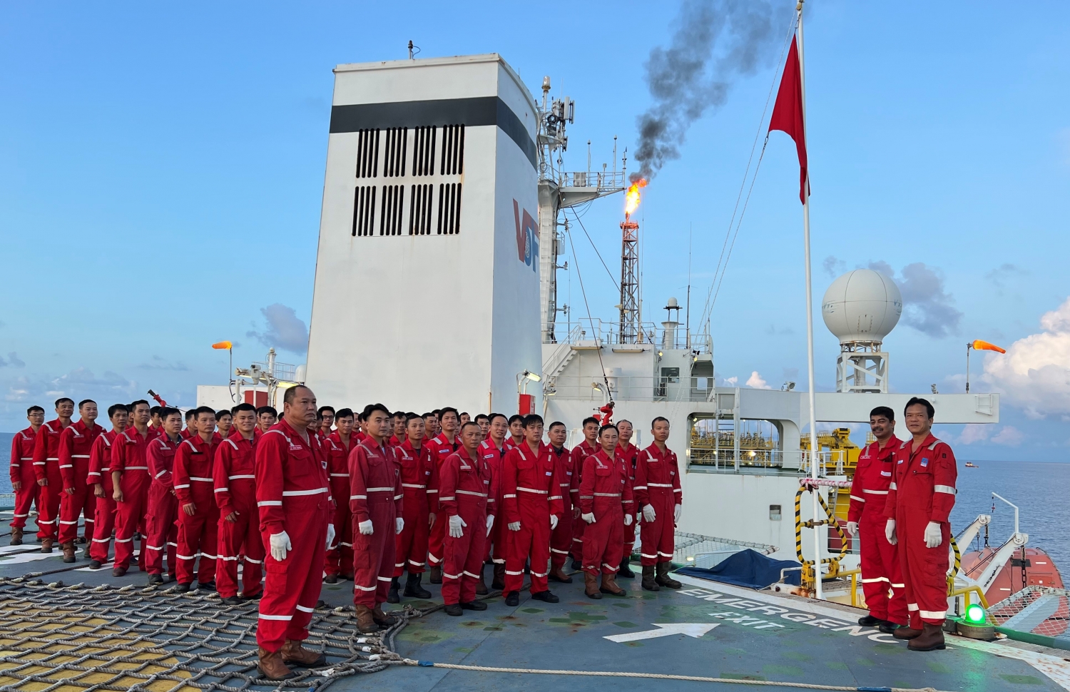 PPS tổ chức Lễ chào cờ mừng ngày Quốc khánh 2/9 trên tàu FPSO Ruby II PPS tổ chức Lễ chào cờ mừng ngày Quốc khánh 2/9 trên tàu FPSO Ruby II