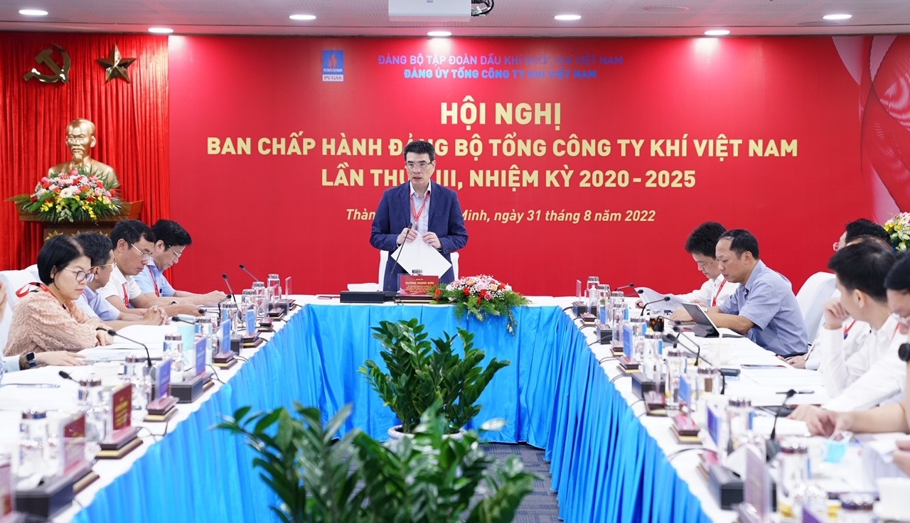 Đồng chí Dương Mạnh Sơn - Ủy viên Ban Thường vụ Đảng ủy Tập đoàn Dầu khí Quốc gia Việt Nam, Bí thư Đảng ủy, Chủ tịch Hội đồng quản trị PV GAS chủ trì hội nghị Đồng chí Dương Mạnh Sơn - Ủy viên Ban Thường vụ Đảng ủy Tập đoàn Dầu khí Quốc gia Việt Nam, Bí thư Đảng ủy, Chủ tịch Hội đồng quản trị PV GAS chủ trì hội nghị
