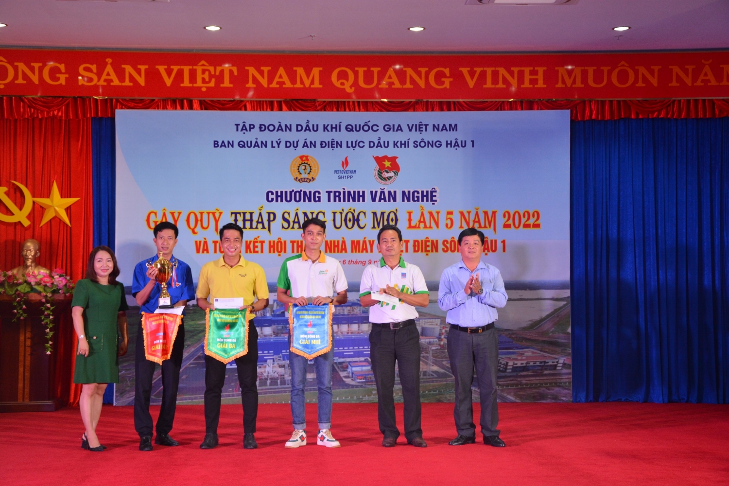 Ban QLDA Sông Hậu 1 trao học bổng “Thắp sáng ước mơ” Ban QLDA Sông Hậu 1 trao học bổng “Thắp sáng ước mơ”