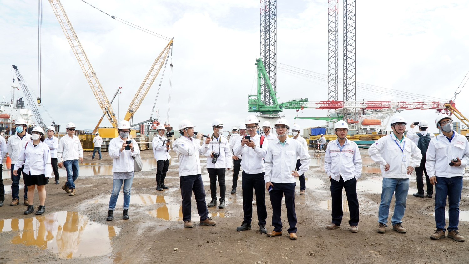 PTSC sẵn sàng tham gia sâu trong lĩnh vực năng lượng tái tạo ngoài khơi: Khát vọng tự lực, tự cường PTSC sẵn sàng tham gia sâu trong lĩnh vực năng lượng tái tạo ngoài khơi: Khát vọng tự lực, tự cường