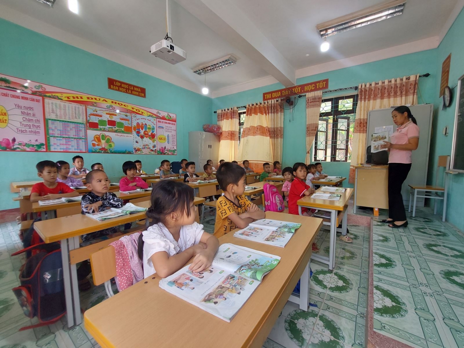 BSR đồng hành tài trợ xây trường học ở biên giới BSR đồng hành tài trợ xây trường học ở biên giới