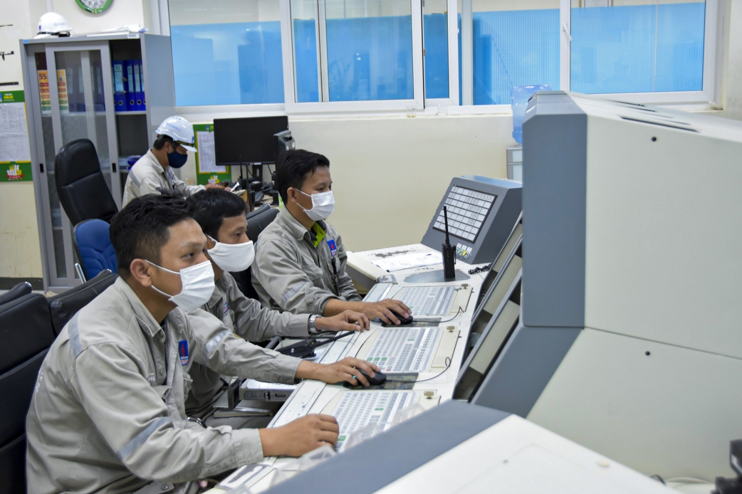 Nhà máy Đạm Phú Mỹ đạt kỷ lục vận hành: Thành quả từ những quyết sách đúng đắn của Đảng ủy PVFCCo Nhà máy Đạm Phú Mỹ đạt kỷ lục vận hành: Thành quả từ những quyết sách đúng đắn của Đảng ủy PVFCCo