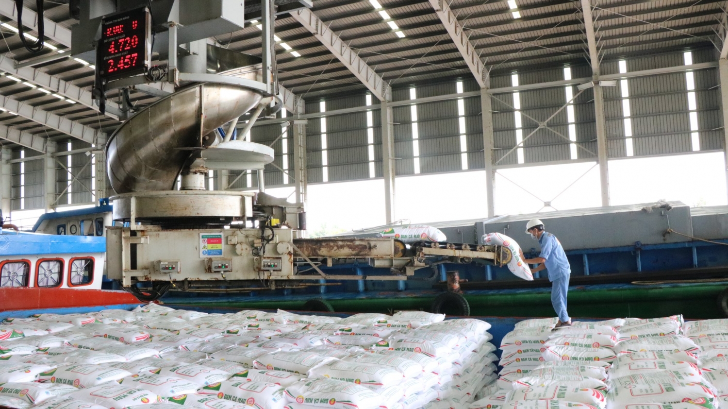 Nhà máy Đạm Cà Mau đạt mốc sản lượng 9 triệu tấn urê Nhà máy Đạm Cà Mau đạt mốc sản lượng 9 triệu tấn urê