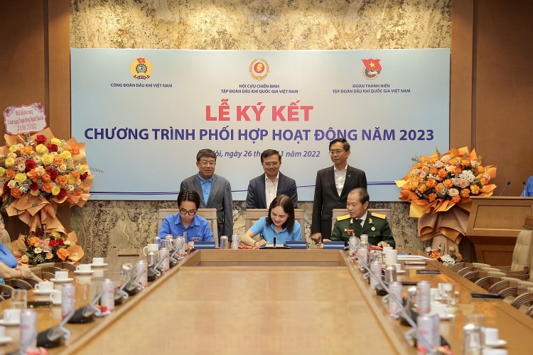 Tăng cường phối hợp giữa các tổ chức đoàn thể chính trị - xã hội trong Tập đoàn Dầu khí Quốc gia Việt Nam Tăng cường phối hợp giữa các tổ chức đoàn thể chính trị xã hội trong Tập đoàn Dầu khí Quốc gia Việt Nam