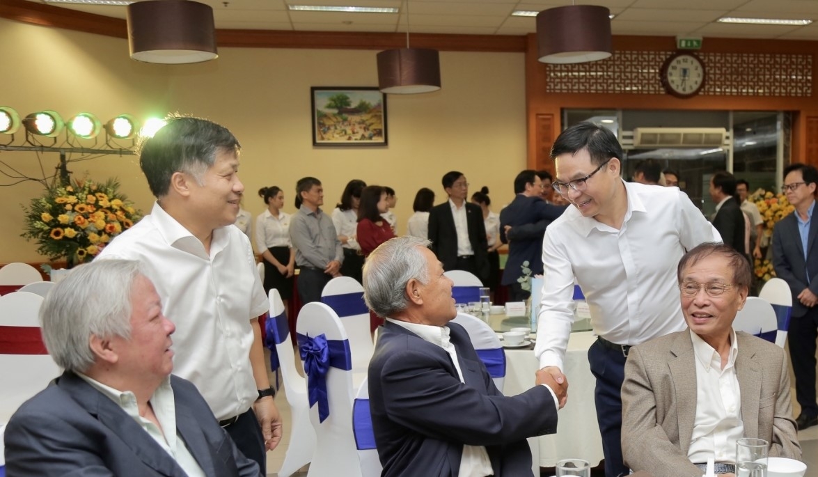 Phát triển Petrovietnam bền vững vì Tổ quốc Việt Nam hùng cường Phát triển Petrovietnam bền vững vì Tổ quốc Việt Nam hùng cường