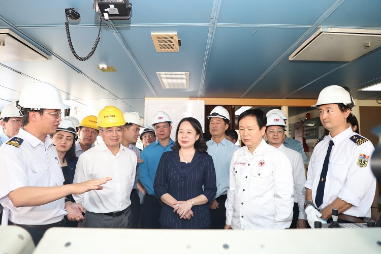 Phó Chủ tịch nước Võ Thị Ánh Xuân thăm, làm việc với Vietsovpetro và động viên CBCNV ngành Dầu khí Phó Chủ tịch nước Võ Thị Ánh Xuân thăm, làm việc với Vietsovpetro và động viên CBCNV Dầu khí