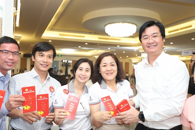 Đầm ấm “Xuân nghĩa tình Dầu khí - Tết hạnh phúc, bình an” năm 2023 khu vực phía Nam Đầm ấm “Xuân nghĩa tình Dầu khí - Tết hạnh phúc, bình an năm 2023
